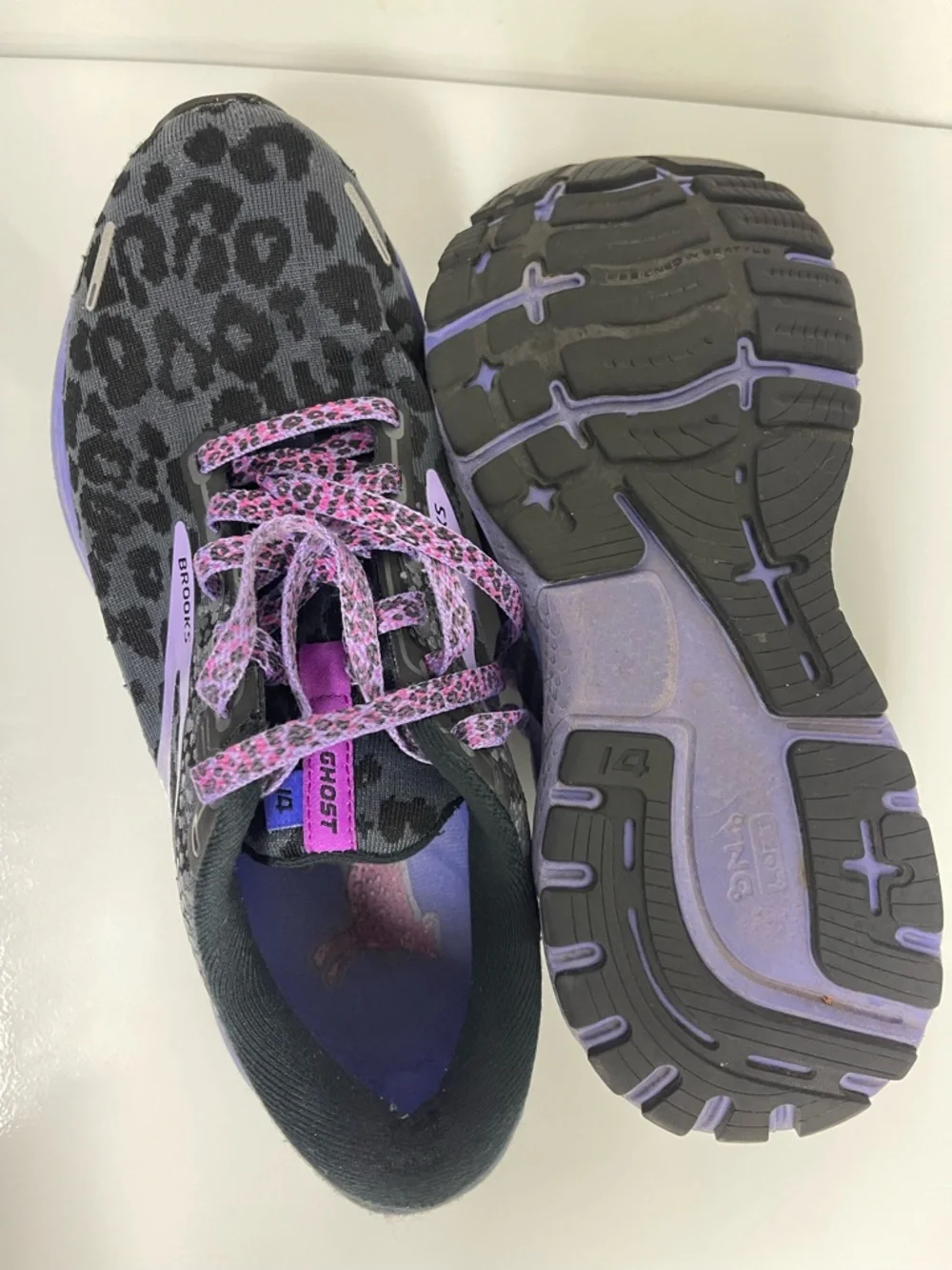 Brooks Ghost 14 Women's Running Shoes - Black with Purple/Pink Accents - Picture 4 of 6